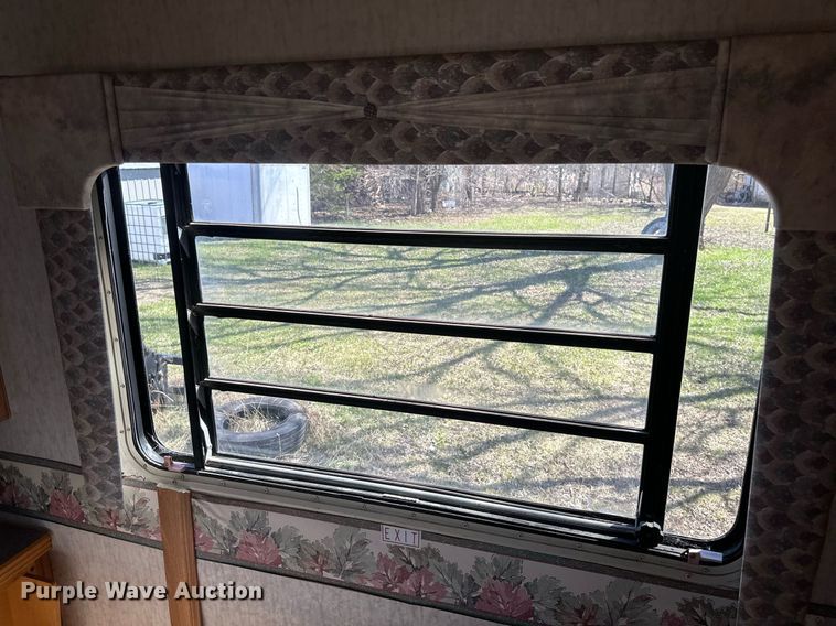 image for item EB2511 1998 Gulf Stream Sun Voyager 8362 SVB RV