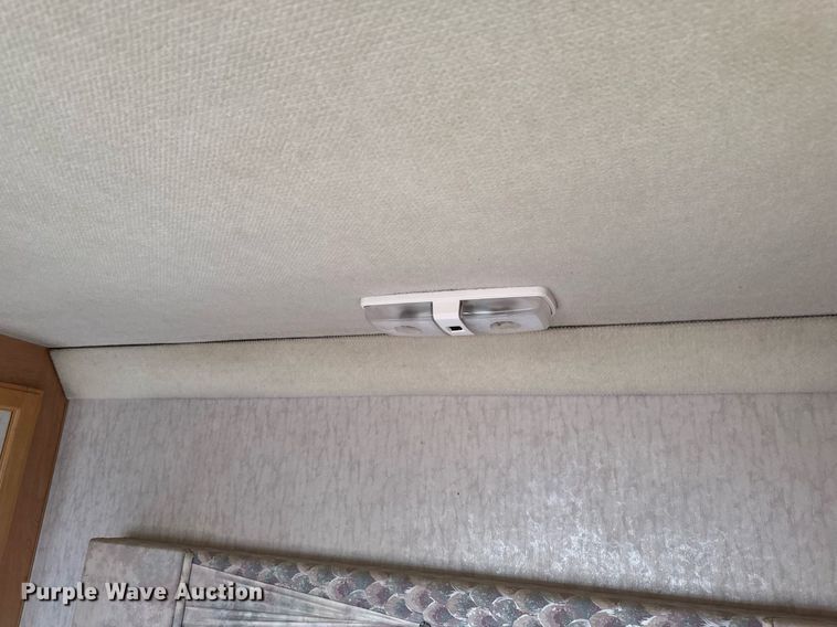 image for item EB2511 1998 Gulf Stream Sun Voyager 8362 SVB RV