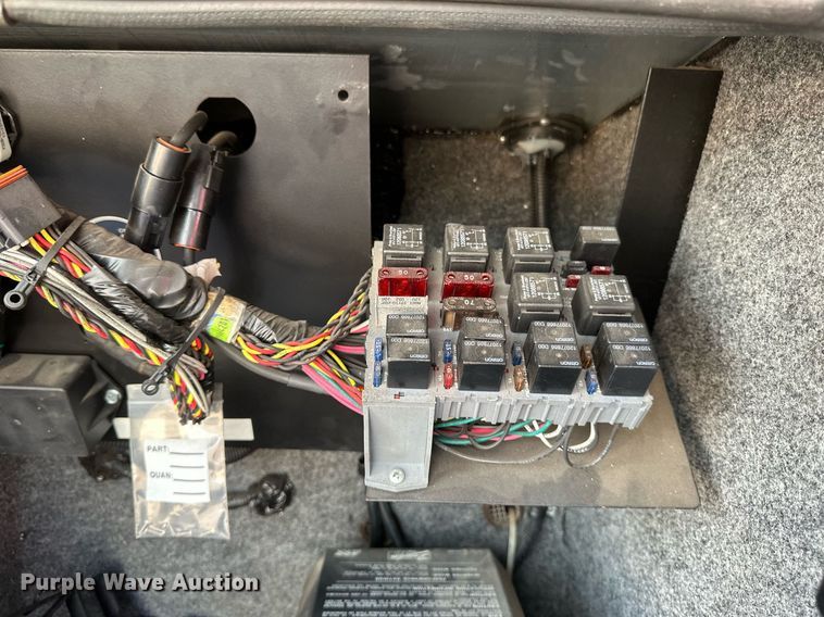 image for item EB2511 1998 Gulf Stream Sun Voyager 8362 SVB RV