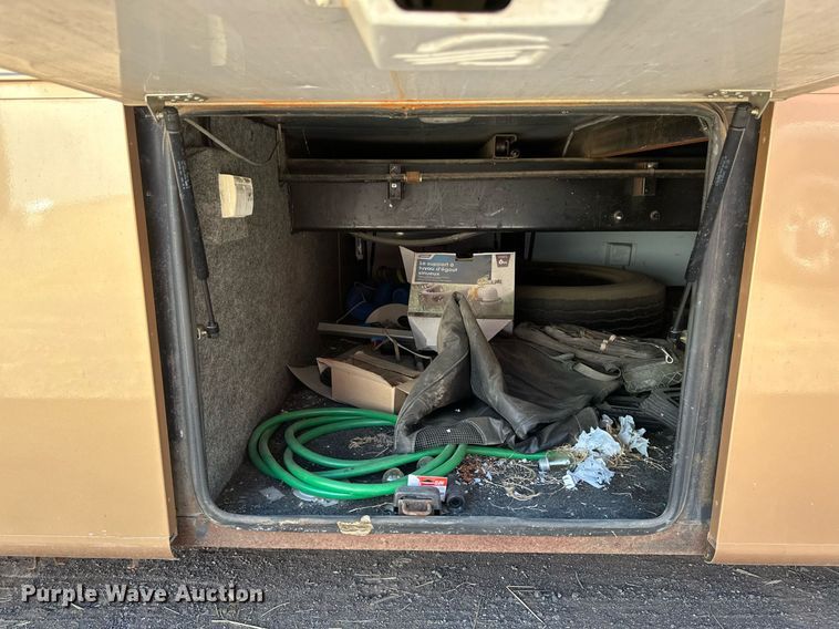 image for item EB2511 1998 Gulf Stream Sun Voyager 8362 SVB RV