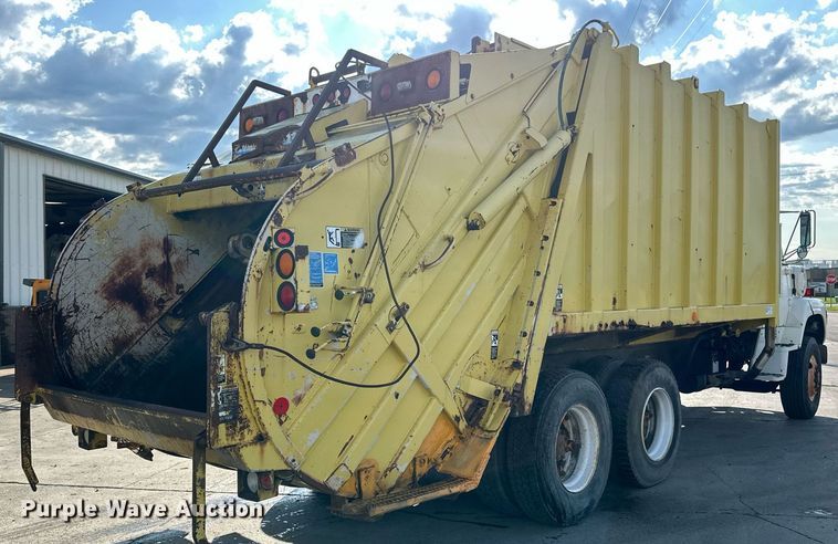 image for item EB2687 1995 Ford L8000 refuse truck