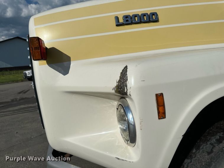 image for item EB2687 1995 Ford L8000 refuse truck
