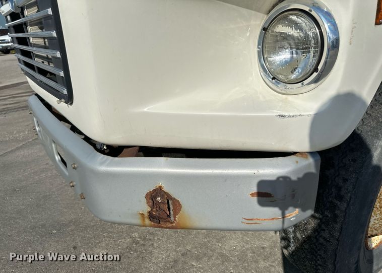 image for item EB2687 1995 Ford L8000 refuse truck