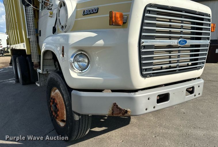 image for item EB2687 1995 Ford L8000 refuse truck