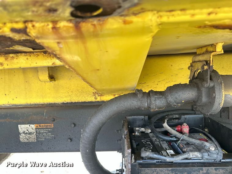 image for item EB2687 1995 Ford L8000 refuse truck