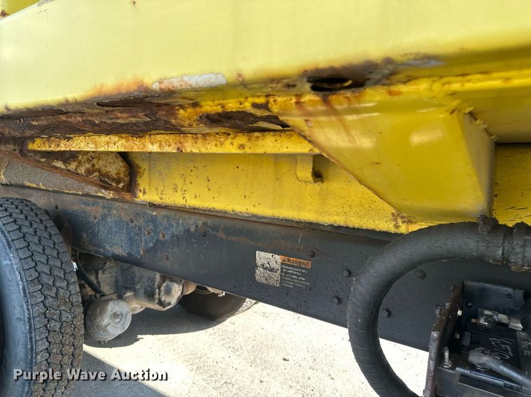 image for item EB2687 1995 Ford L8000 refuse truck