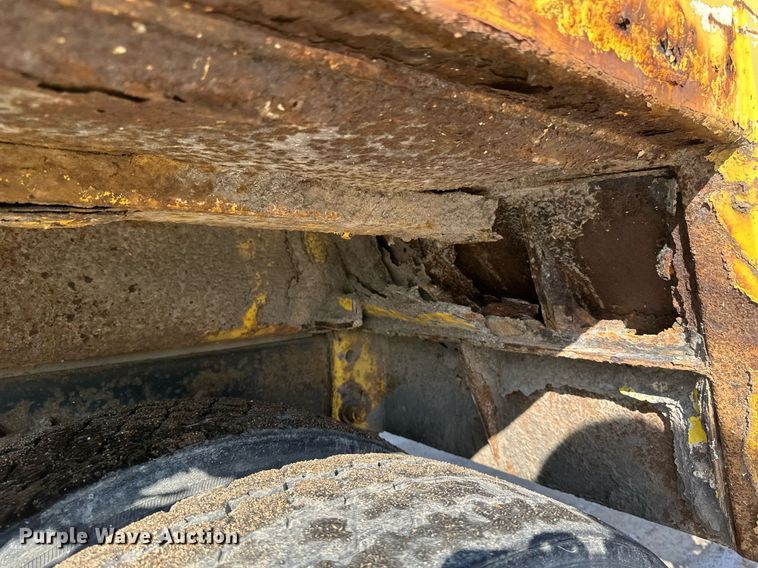 image for item EB2687 1995 Ford L8000 refuse truck