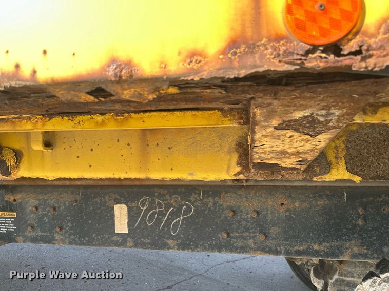 image for item EB2687 1995 Ford L8000 refuse truck