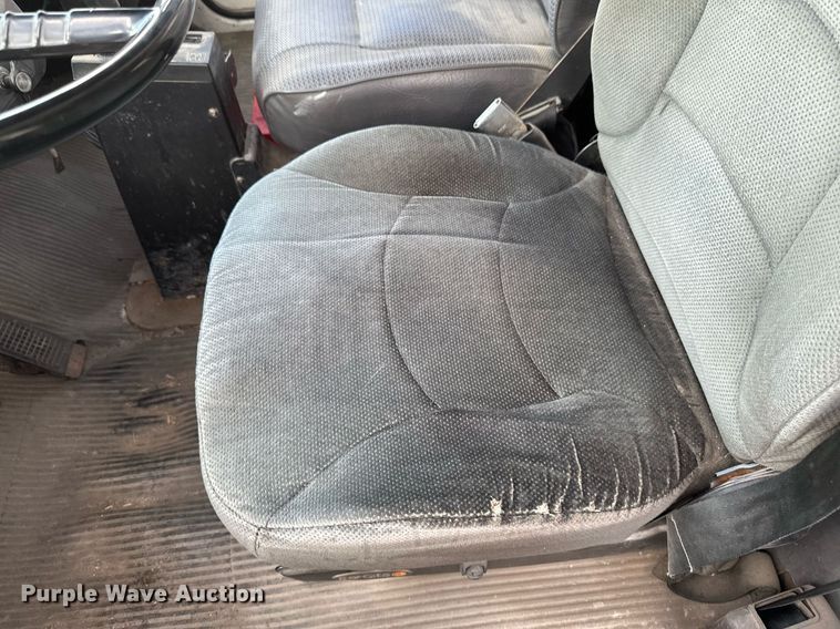 image for item EB2687 1995 Ford L8000 refuse truck