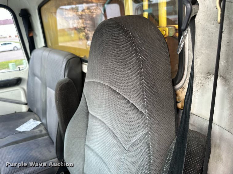 image for item EB2687 1995 Ford L8000 refuse truck