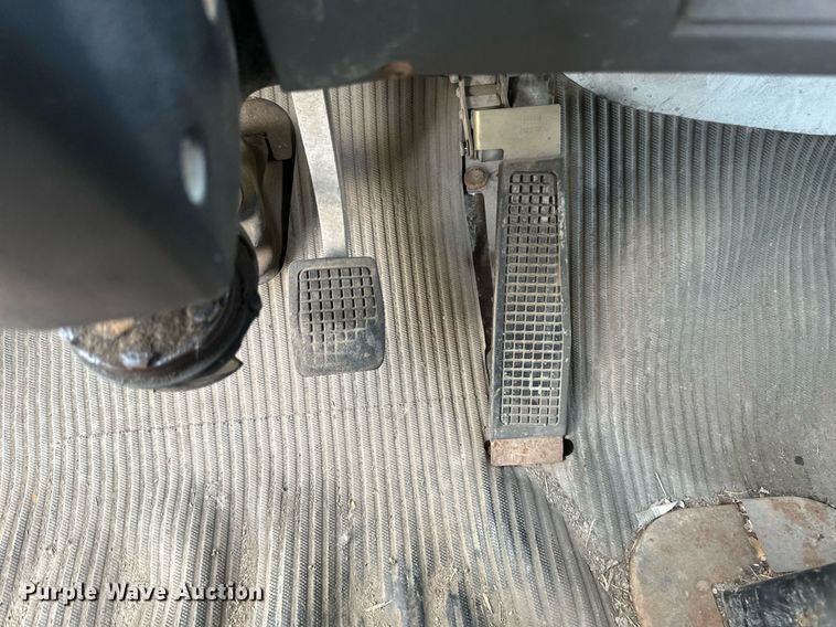 image for item EB2687 1995 Ford L8000 refuse truck