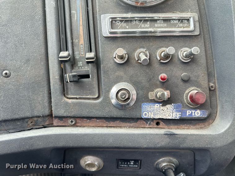 image for item EB2687 1995 Ford L8000 refuse truck