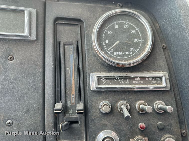 image for item EB2687 1995 Ford L8000 refuse truck