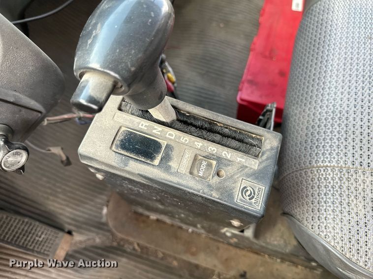 image for item EB2687 1995 Ford L8000 refuse truck