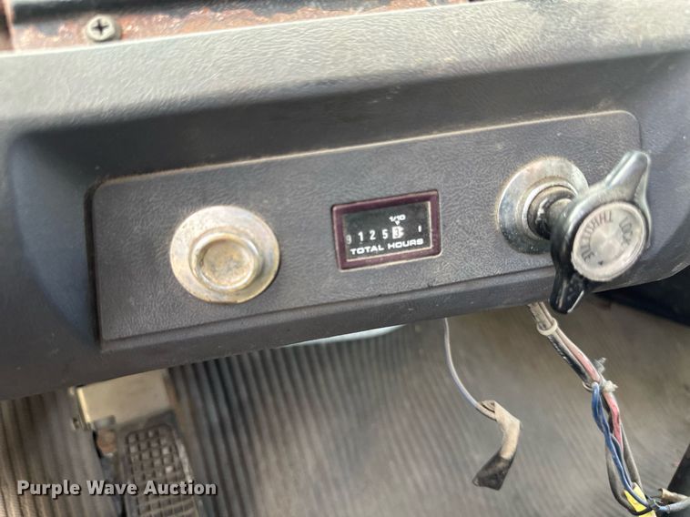 image for item EB2687 1995 Ford L8000 refuse truck