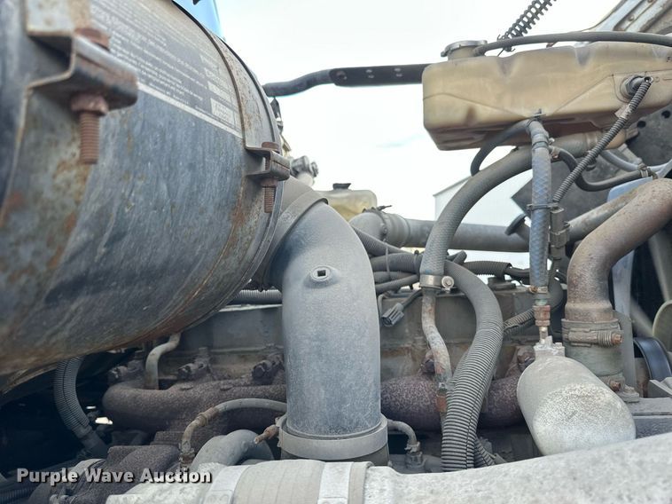 image for item EB2687 1995 Ford L8000 refuse truck