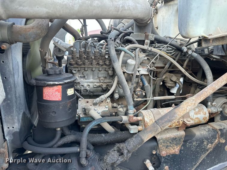 image for item EB2687 1995 Ford L8000 refuse truck