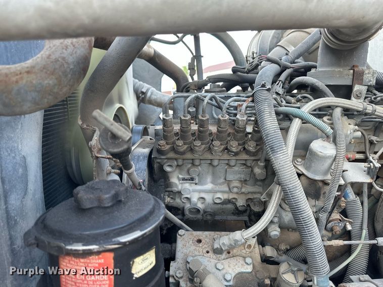 image for item EB2687 1995 Ford L8000 refuse truck