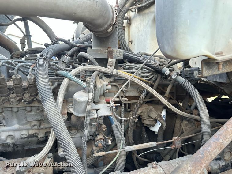 image for item EB2687 1995 Ford L8000 refuse truck