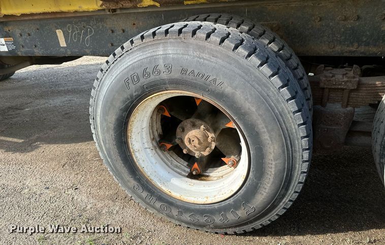 image for item EB2687 1995 Ford L8000 refuse truck