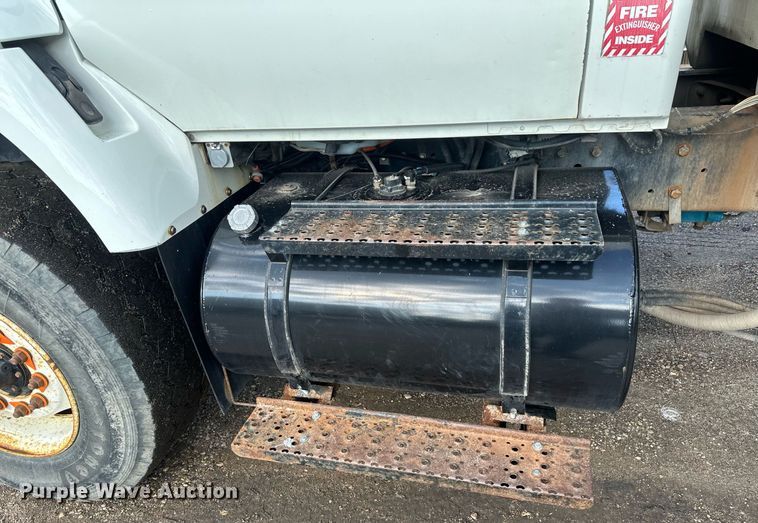 image for item EB2688 2008 International 7400 refuse truck