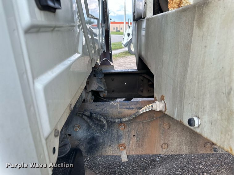 image for item EB2688 2008 International 7400 refuse truck