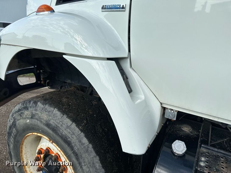 image for item EB2688 2008 International 7400 refuse truck