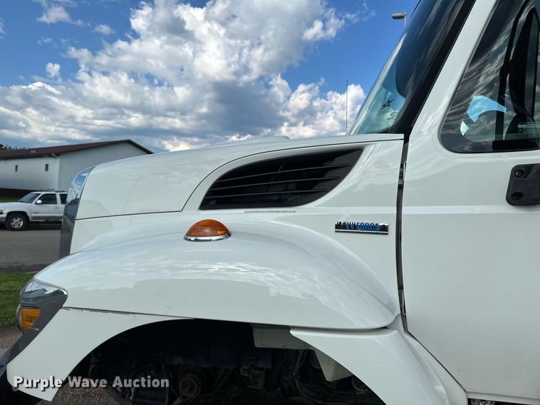 image for item EB2688 2008 International 7400 refuse truck