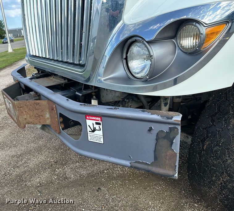 image for item EB2688 2008 International 7400 refuse truck