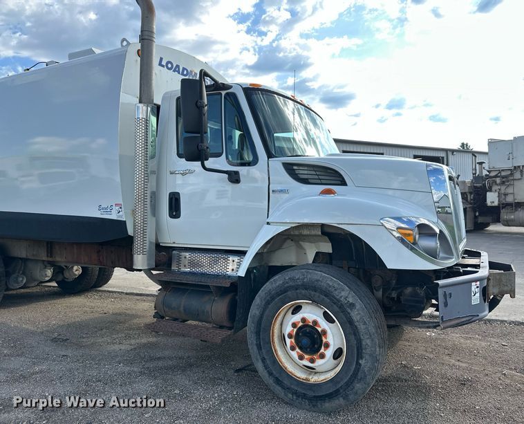 image for item EB2688 2008 International 7400 refuse truck