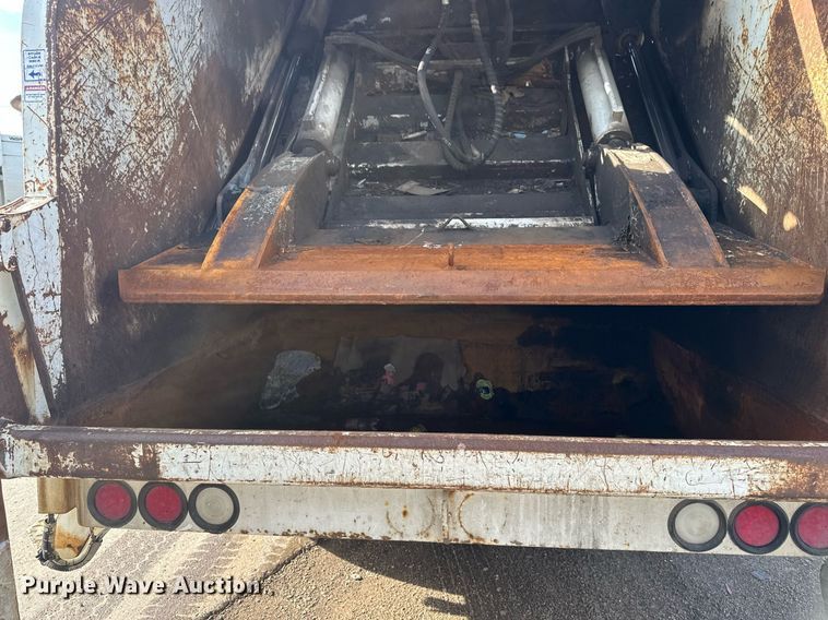 image for item EB2688 2008 International 7400 refuse truck