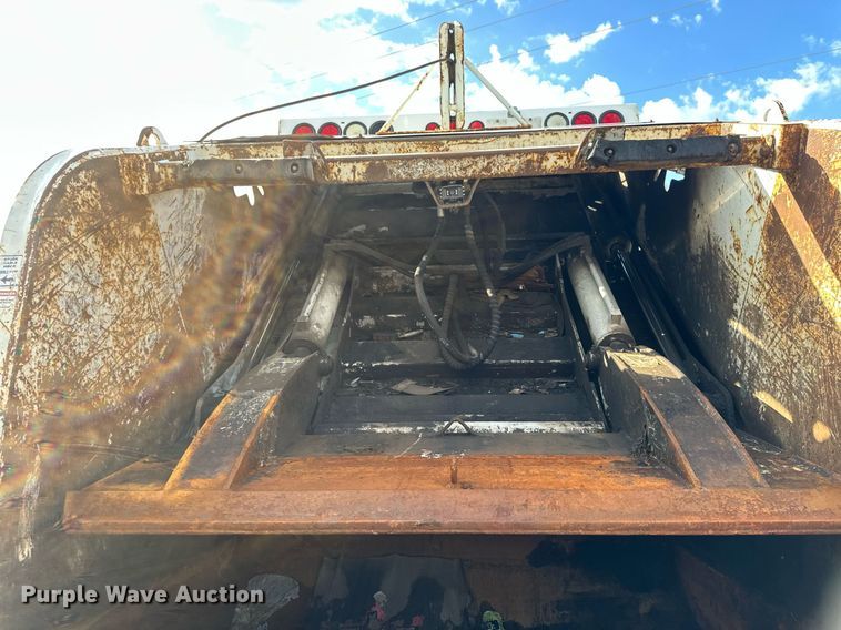 image for item EB2688 2008 International 7400 refuse truck