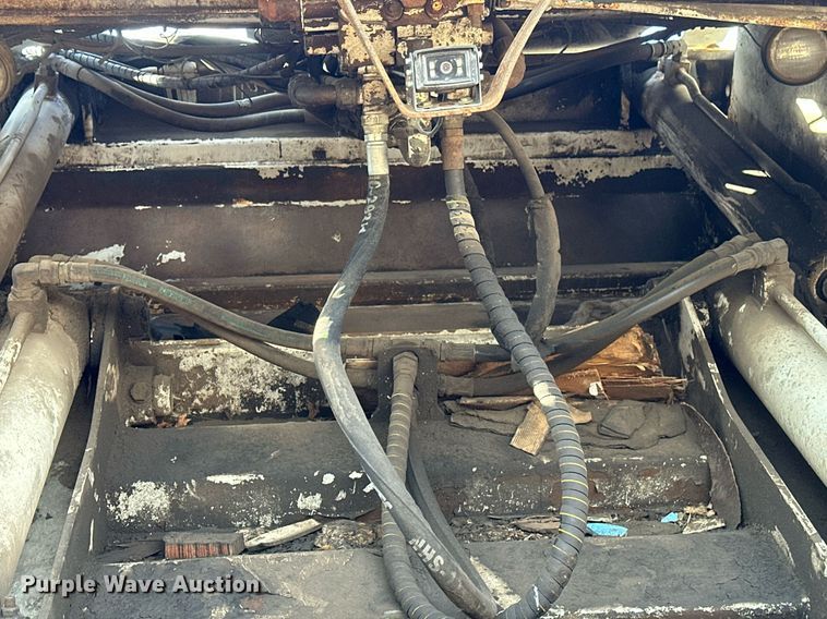 image for item EB2688 2008 International 7400 refuse truck