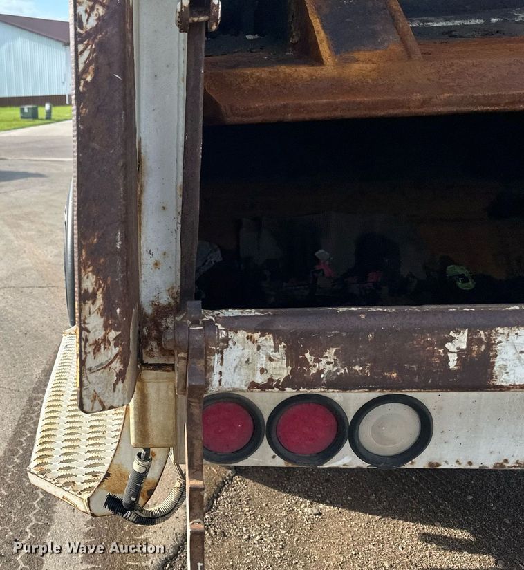 image for item EB2688 2008 International 7400 refuse truck