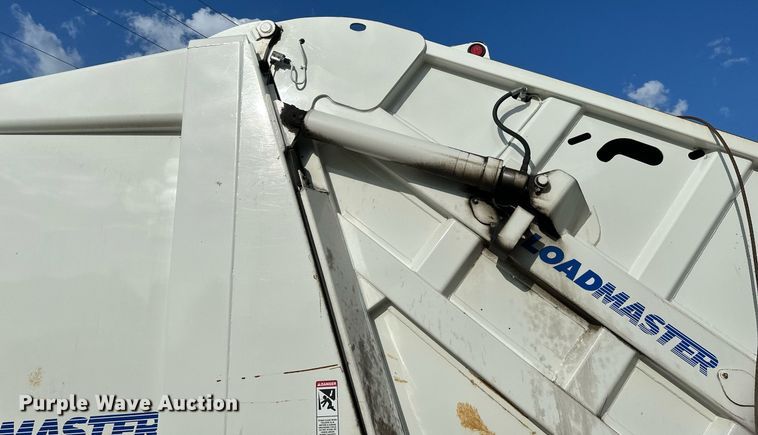 image for item EB2688 2008 International 7400 refuse truck