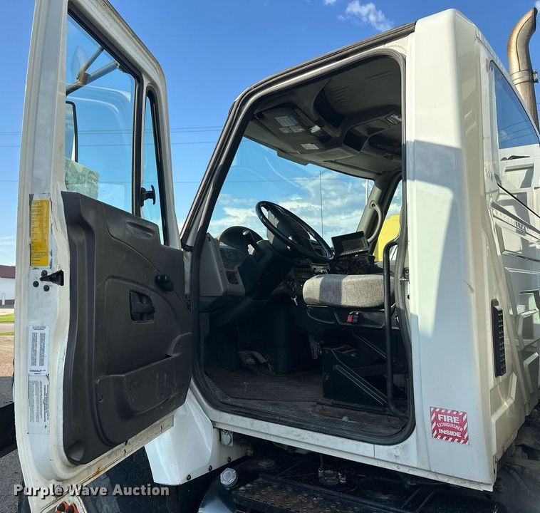 image for item EB2688 2008 International 7400 refuse truck