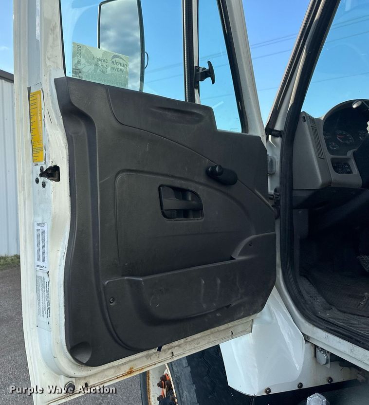 image for item EB2688 2008 International 7400 refuse truck