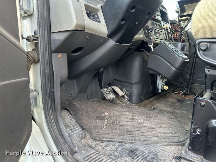 image for item EB2688 2008 International 7400 refuse truck