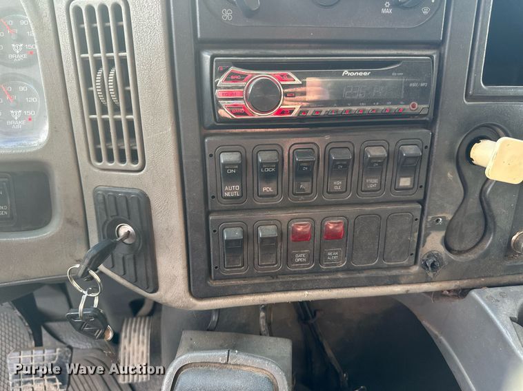 image for item EB2688 2008 International 7400 refuse truck