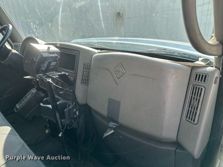 image for item EB2688 2008 International 7400 refuse truck