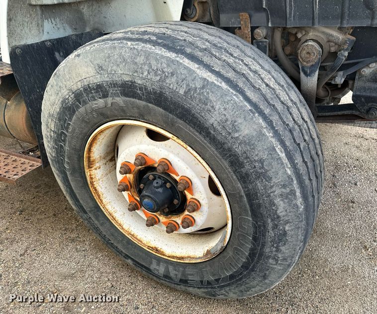 image for item EB2688 2008 International 7400 refuse truck