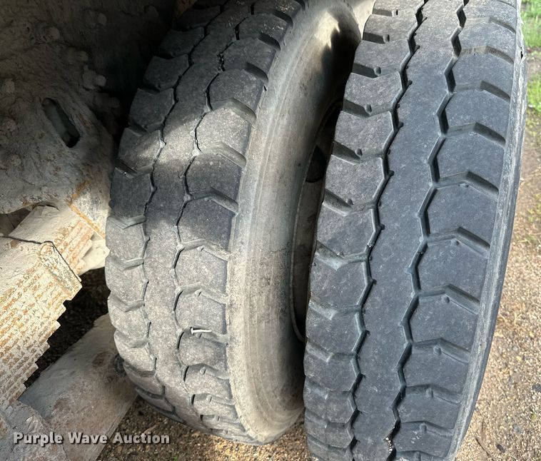 image for item EB2688 2008 International 7400 refuse truck