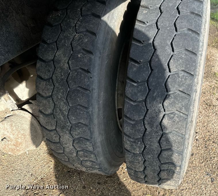 image for item EB2688 2008 International 7400 refuse truck