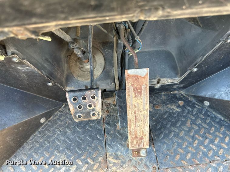 image for item EB2734 1999 Kawasaki Mule 2510 utility vehicle