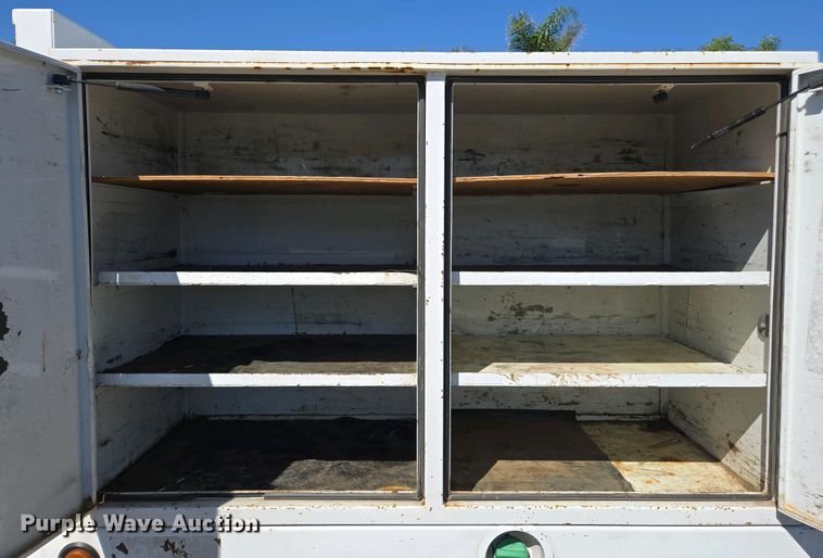 image for item EC0952 2018 Chevrolet Silverado 3500HD Crew Cab flatbed pickup truck