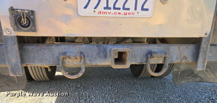 image for item EC0952 2018 Chevrolet Silverado 3500HD Crew Cab flatbed pickup truck