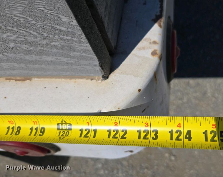 image for item EC0952 2018 Chevrolet Silverado 3500HD Crew Cab flatbed pickup truck