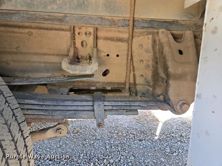 image for item EC0952 2018 Chevrolet Silverado 3500HD Crew Cab flatbed pickup truck