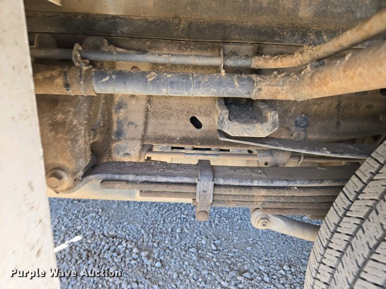 image for item EC0952 2018 Chevrolet Silverado 3500HD Crew Cab flatbed pickup truck