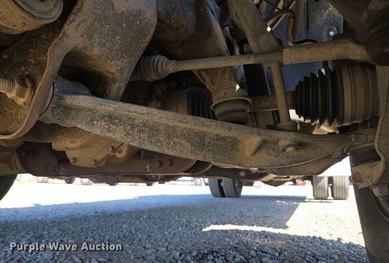 image for item EC0952 2018 Chevrolet Silverado 3500HD Crew Cab flatbed pickup truck